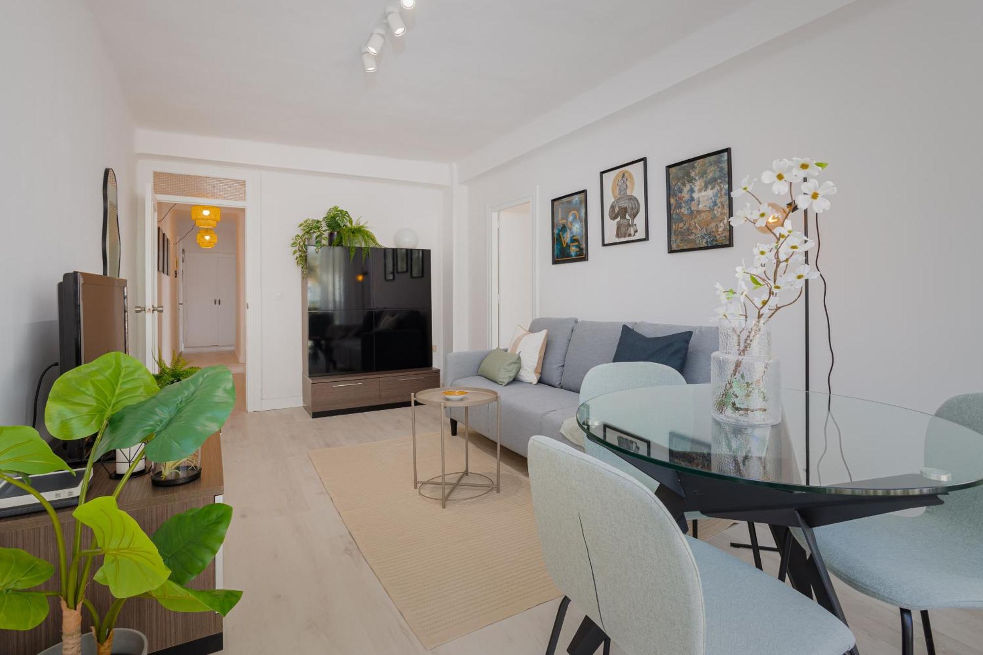 C03 Bright 3 Bdr With Terrace Center Malaga