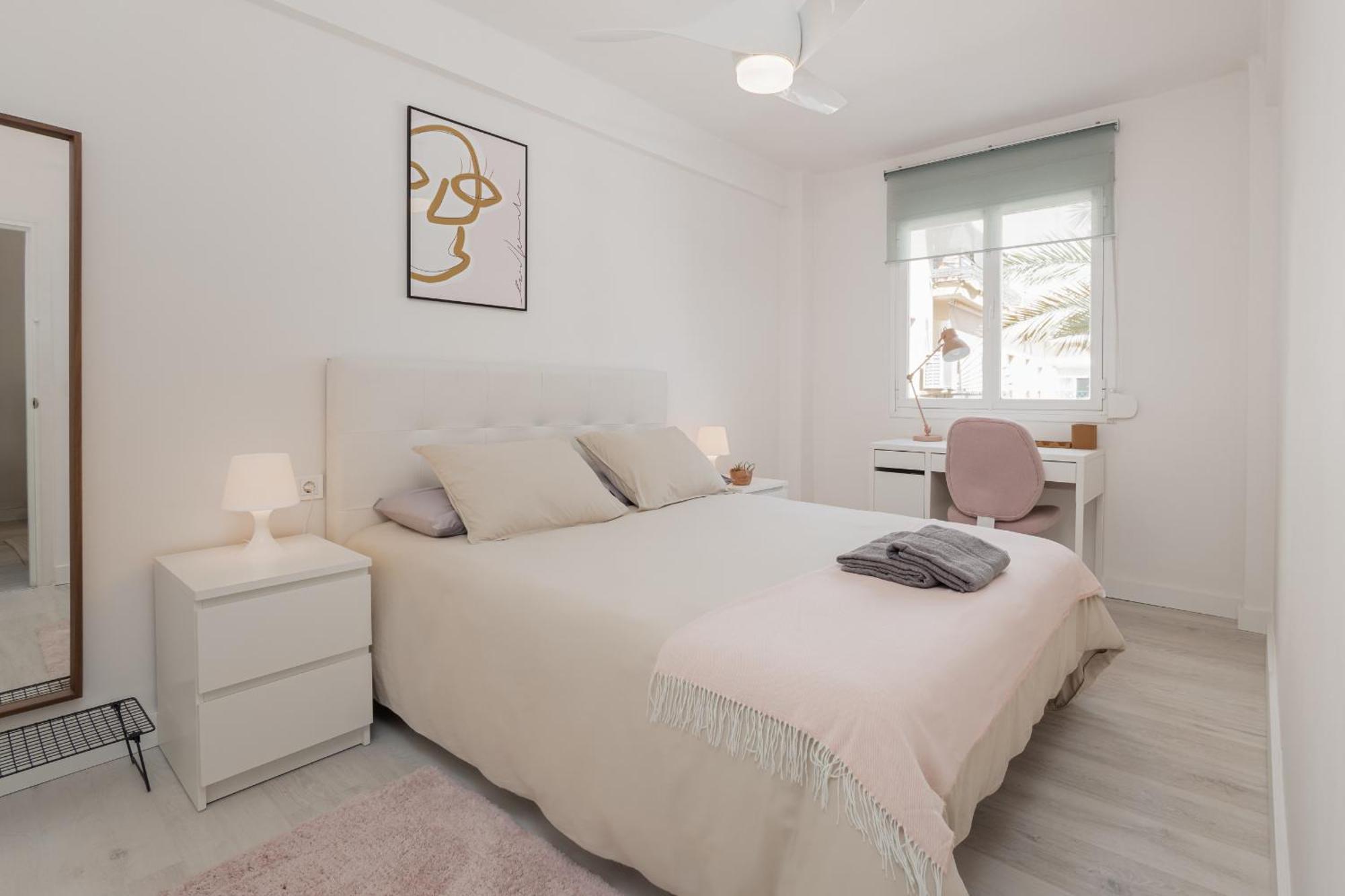 C03 Bright 3 Bdr With Terrace Center Malaga